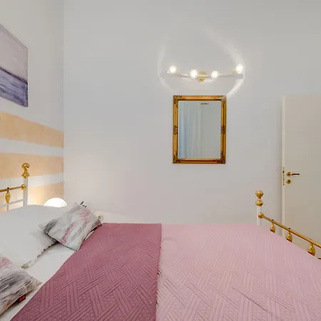 & Riva Lucija By Litto Apartmán *